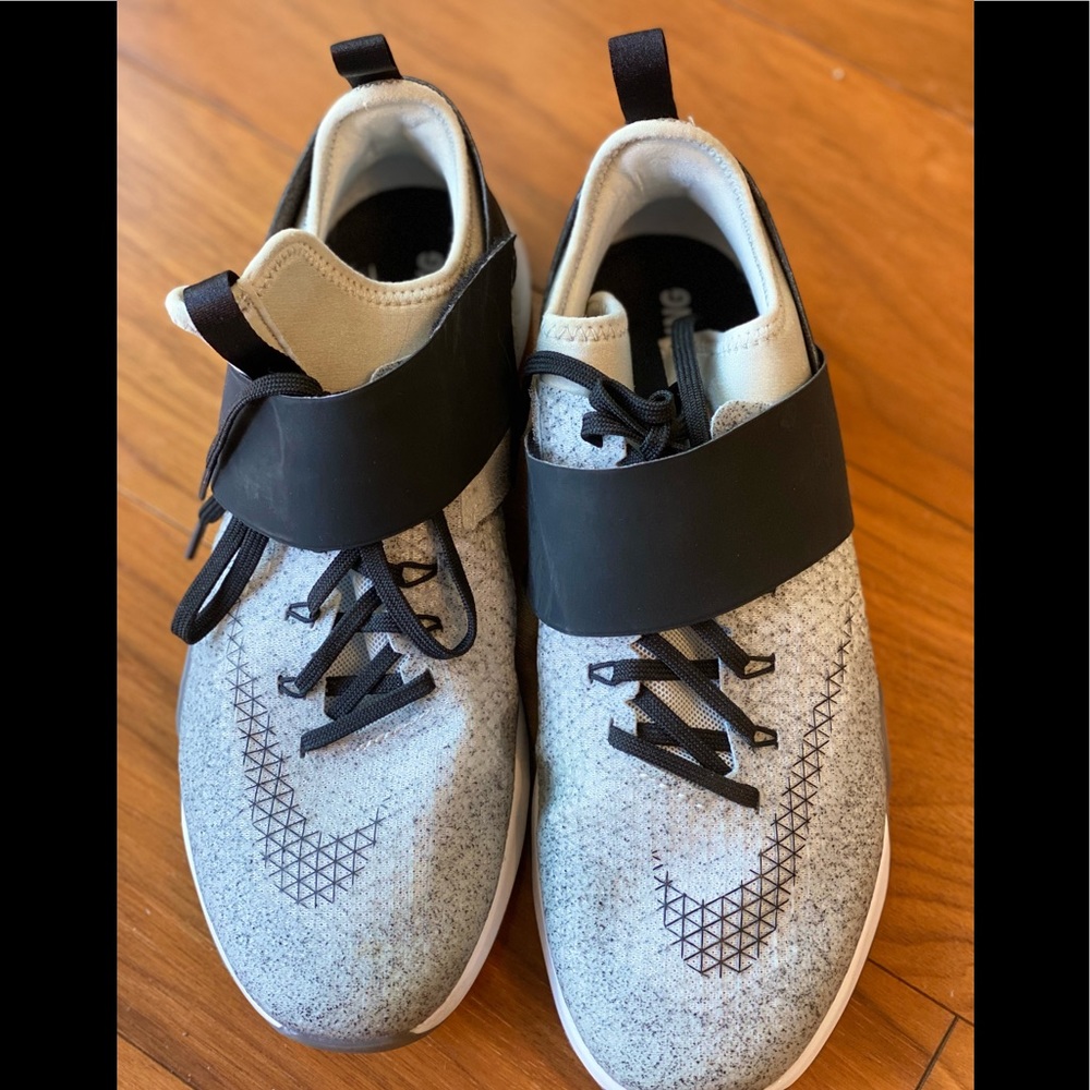Nike ZOOM training 7.5